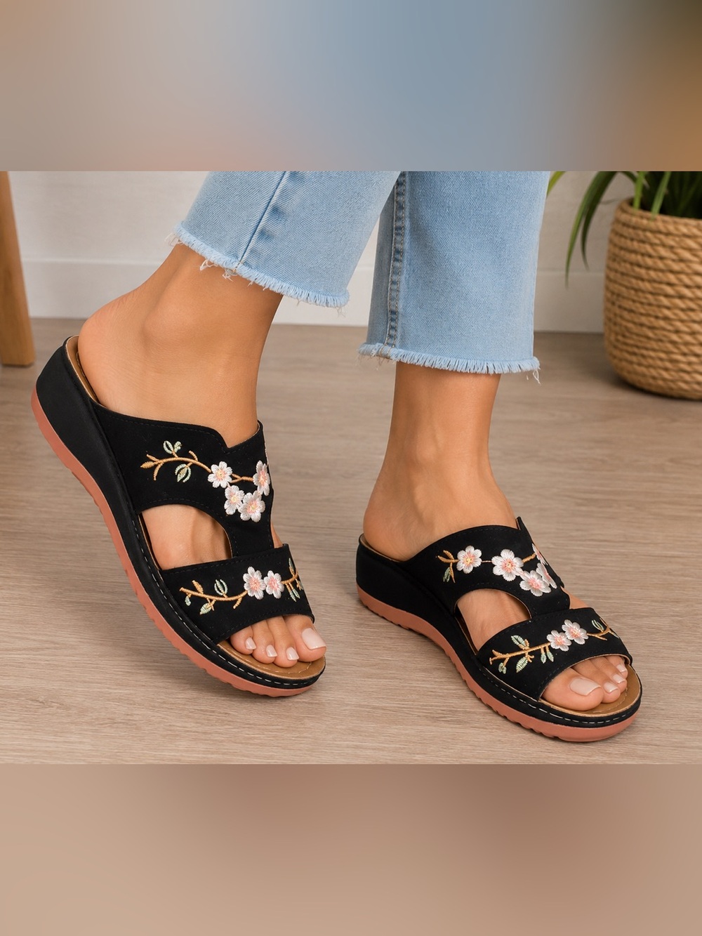 Black Floral Embroidered Platform Slide Sandals NWOT Size 39